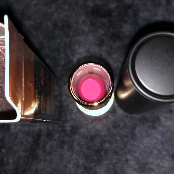 Yensa Super 8 Vibrant Silk Lipstick-Charm. Sexy, Flirt, Lustful, Bright, Vibe - Picture 2 of 6